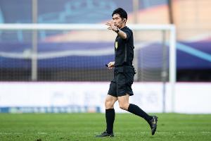 袁甲評(píng)艾堃：蓉城第一球那個(gè)冒哨，和當(dāng)年吹費(fèi)萊尼那球如出一轍