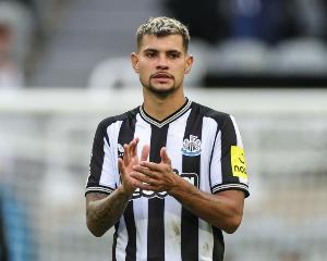 吉馬良斯：丹-伯恩的進(jìn)球太精彩了，我第一反應(yīng)本以為他要傳球