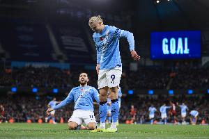 曼晚：哈蘭德無球表現助力曼城，瓜迪奧拉的全能前鋒計劃或已實現