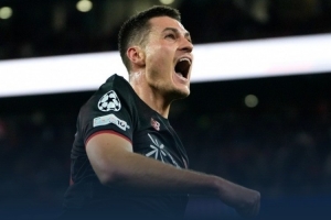 ?？耍罕痉瓶▌?chuàng)造出很多機會，我們后衛(wèi)門將表現(xiàn)出色而且運氣不錯