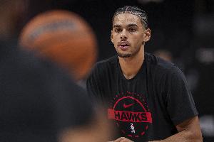 【菜鳥(niǎo)】紐厄爾17分4斷搶懵湖人 弗拉格12分7板 埃奇庫(kù)姆11分7板