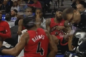 美網(wǎng)友熱議英格拉姆砸水瓶：不道歉真沒(méi)品 太不尊重人 攝影師贏麻