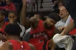 美記：英格拉姆扔水瓶就像3歲小孩一樣幼稚 巴恩斯的處理很妥當(dāng)