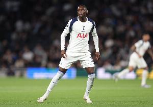 記者：穆阿尼下頜骨折但無(wú)需手術(shù)，康復(fù)時(shí)間少于之前預(yù)測(cè)的6-8周