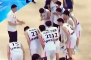 友誼第一！浙江全運男籃隊員賽后集體向杜鋒指導鞠躬致意