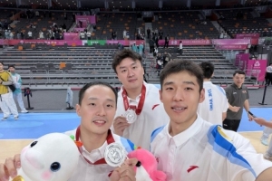 奪得銀牌！陸文博：浙江籃球 步履不停 我們下屆全運(yùn)會(huì)見