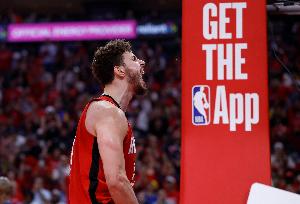 究極進(jìn)化！申京13中9&三分6中4怒轟25分10板9助3斷3帽！