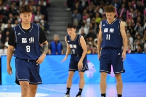 周鵬：大家都說眾神歸位 其實(shí)我們也懷念當(dāng)年一起拼CBA冠軍的時(shí)候