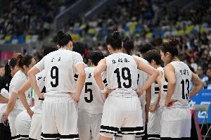 杜鋒：廣東全運女籃用她們的拼搏精神為廣東拿到這枚沉甸甸的金牌