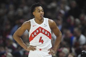 已經(jīng)領(lǐng)先25分！西亞卡姆突破造巴恩斯犯規(guī) 猛龍?zhí)魬?zhàn)失敗