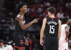 火箭后場(chǎng)新答案？謝潑德并非傳統(tǒng)控衛(wèi) 卻是阿門的完美搭檔