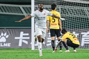 姆本扎：我可以自己打網(wǎng)約車、點外賣 中國足球要重視青訓(xùn)建設(shè)