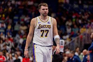 導(dǎo)火索！湖媒：東契奇透露在被交易前兩天 他和杜蒙發(fā)生過不愉快