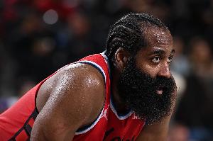 解說：小瓊斯傷停一個(gè)多月 要累死哈登啊 恐怕只能贏休賽期了