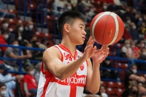 打得可以！趙維倫半場7分鐘1中1拿到5分2助1斷