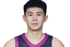 李悅洲銅牌戰(zhàn)空砍52分！上海主帥：上次全場盯他 這場更注重整體