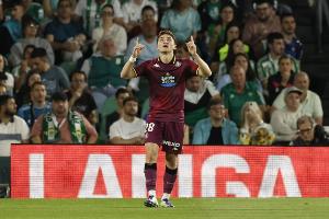 阿斯報(bào)：為應(yīng)對(duì)帕斯可能離隊(duì)，科莫有意巴拉多利德21歲小將楚基