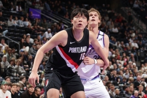 解說(shuō)：楊瀚森在發(fā)展聯(lián)盟磨練有成長(zhǎng) 聽(tīng)羅威指導(dǎo)時(shí)沒(méi)靠翻譯進(jìn)步了