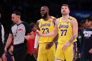 東契奇：詹姆斯首秀非常出色 他會給我們帶來很大幫助