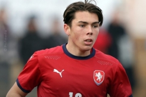 布馮兒子連續(xù)兩場戴帽！隊(duì)報(bào)稱贊：或許比薩該給他更多機(jī)會