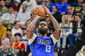 外線開(kāi)炮！馬紹爾首節(jié)5中4獨(dú)得11分 三分4中3