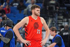 活力十足！克林根再度拼下前場籃板 隨即妙傳助攻穆雷打中