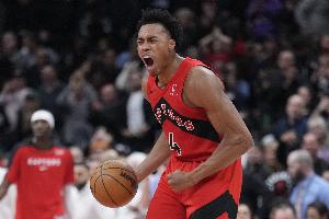 持續(xù)發(fā)力！斯科蒂·巴恩斯反擊暴扣 猛龍打出9-0領(lǐng)先76人16分