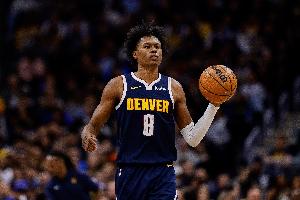 狀態(tài)火熱！沃特森19投13中砍32分12板3助 得分和籃球創(chuàng)生涯新高