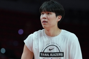 媒體人：公牛速度快投籃準(zhǔn)中鋒會被瘋狂點(diǎn)名 所以教練用死亡五小