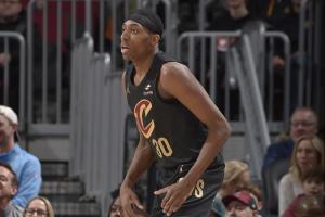 ??白干了！雙向球員湯姆林一天工資僅3658美元 吃T被罰2500！