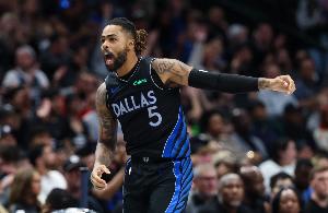 好起來了！拉塞爾第三節(jié)7中6獨(dú)得14分 三節(jié)貢獻(xiàn)19分4板6助