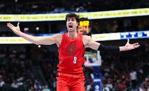 要花！阿夫迪亞失誤被對手反擊打成 開拓者落后公牛19分之多