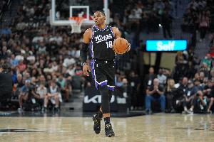 表現(xiàn)積極！威少半場5中2拿到5分5板3助2斷