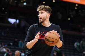 場均23.4+10.4+7.4！帕森斯：申京不是曇花一現(xiàn) 還會更強(qiáng)&沒法防