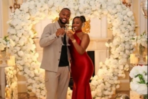 事業(yè)愛情雙豐收！伯恩茅斯邊鋒塞梅尼奧求婚成功，社媒曬甜蜜照