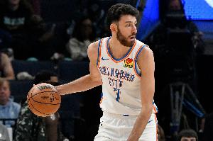 高效表現(xiàn)！霍姆格倫15中10拿下21分7板1助1斷3帽