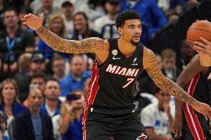 搶16板！阿德巴約：韋爾終于開竅了 我和他聊過他卸下了不少壓力