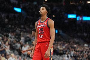 拆炸彈成功！墨菲外線接鍋命中壓哨三分