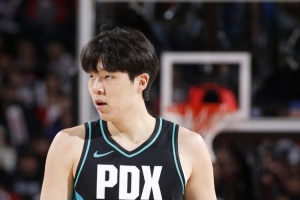 小楊對NBA防守強度和競爭性沒深層次了解 這也是交學費的一部分吧