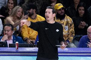 雷迪克：先發(fā)陣容打得不錯(cuò) 不會(huì)拘泥固定方案在此基礎(chǔ)上繼續(xù)打磨