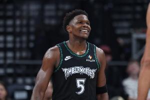 漸入佳境！森林狼斷球反擊 愛(ài)德華茲接迪文岑佐拋傳完成空接暴扣