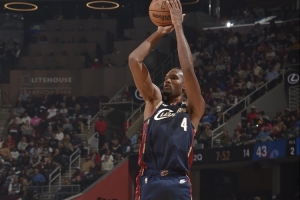 好好練罰球！小莫布里13中7拿到18分6板 罰球僅10中4