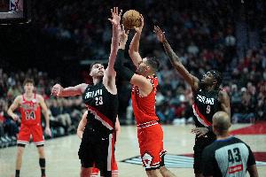 跌宕起伏！開拓者末節(jié)39-24一度逆轉(zhuǎn)21分 武切維奇三分絕殺