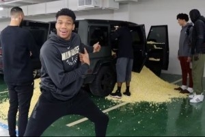 解密NBA“職場(chǎng)PUA”！菜鳥(niǎo)被逼表演是常態(tài) 這些騷操作才絕??