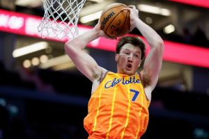 新秀榜：克尼佩爾居首 科沃德次席 弗拉格第3 命中率81.2%神將第4