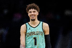 誰有意？三球曾和黃蜂達(dá)成5年最高2.6億合同 未來3年仍剩超1.3億