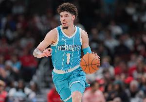 美記報道自己對球隊(duì)不滿愿意離隊(duì)！三球更推回應(yīng)：??