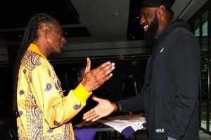 支持主隊(duì)！湖人官推曬Snoop Dogg造訪球隊(duì)訓(xùn)練館組圖