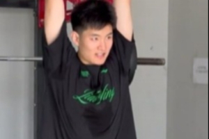 遼寧男籃全力備戰(zhàn)體測！劉星言的三分球訓(xùn)練??