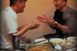 大一新生剛?cè)胄＞涂鬯榛@板，校方：不用賠償，學(xué)校買！